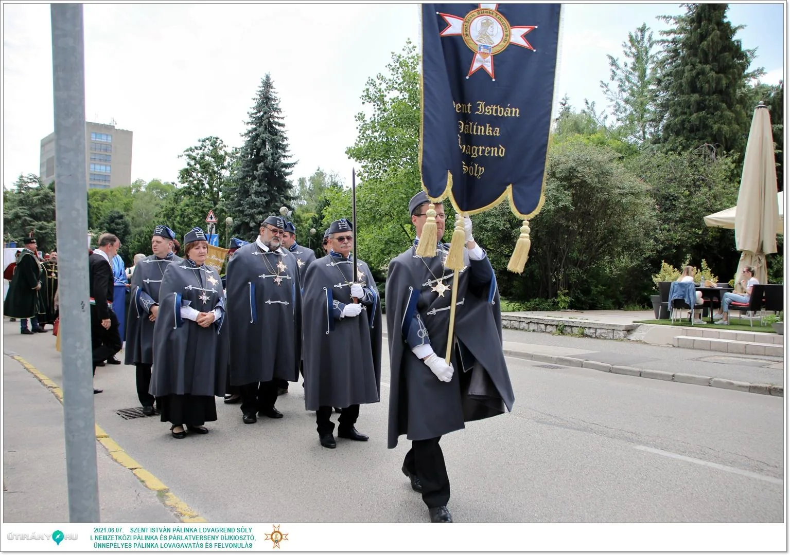 Díjkiosztó, szentelés, avatás, felvonulás