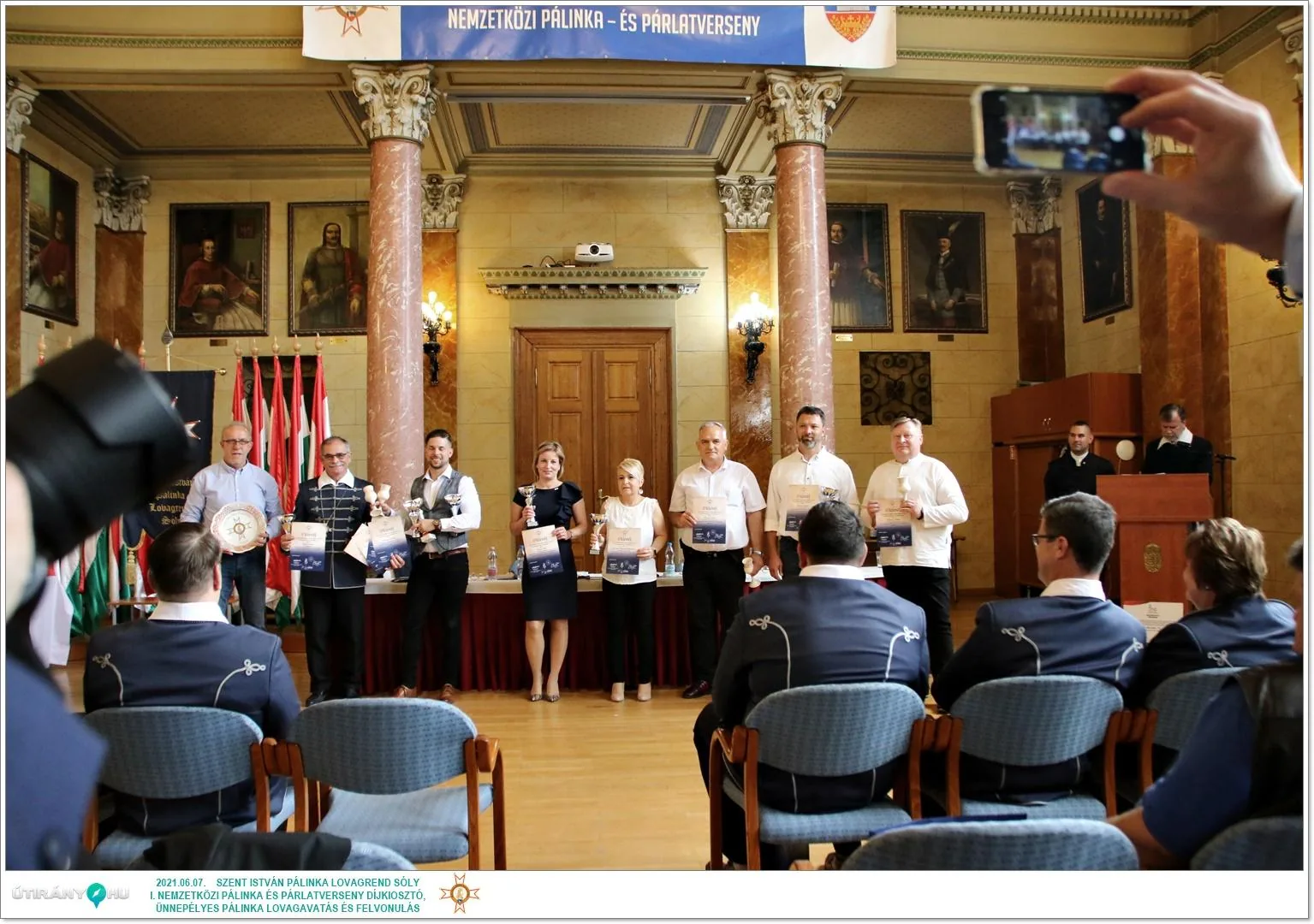 Díjkiosztó, szentelés, avatás, felvonulás