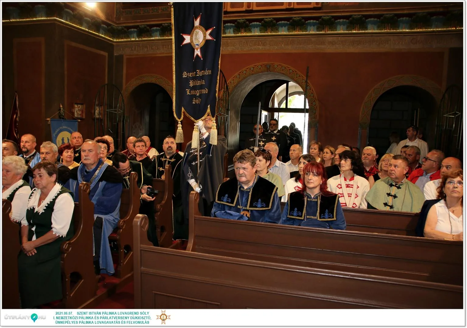 Díjkiosztó, szentelés, avatás, felvonulás