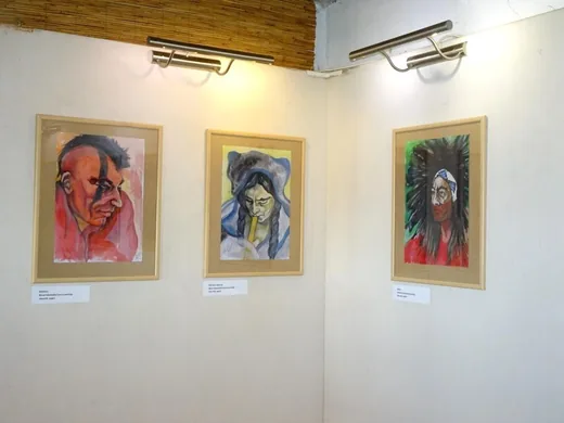 'Festett Arcok (akvarellek)' cikk borítóképe