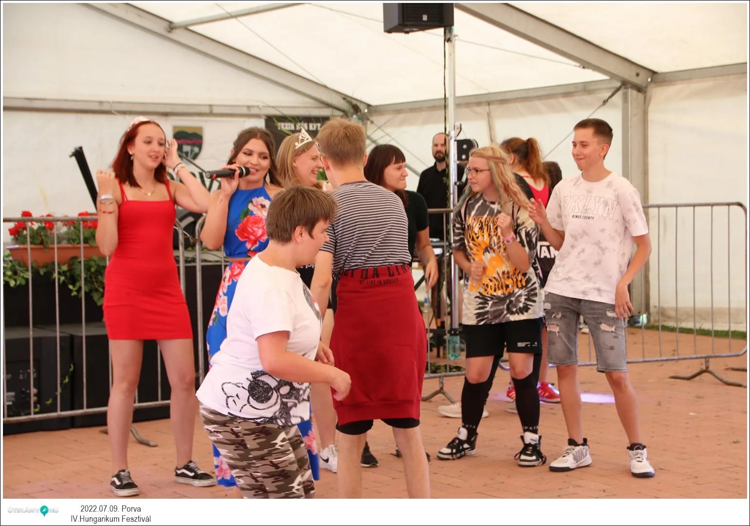 Fotók, Útirány.hu: