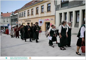 Díjkiosztó, szentelés, avatás, felvonulás