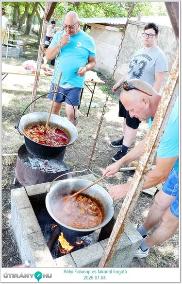 Sólyi Falunap és fakanál forgató