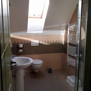 Emeleti háromágyas szoba