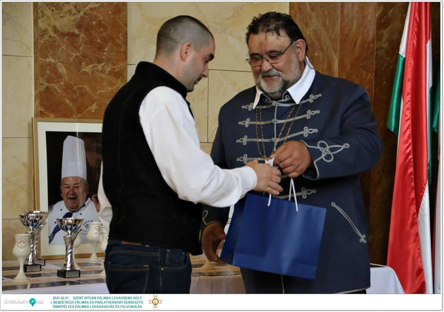 Díjkiosztó, szentelés, avatás, felvonulás