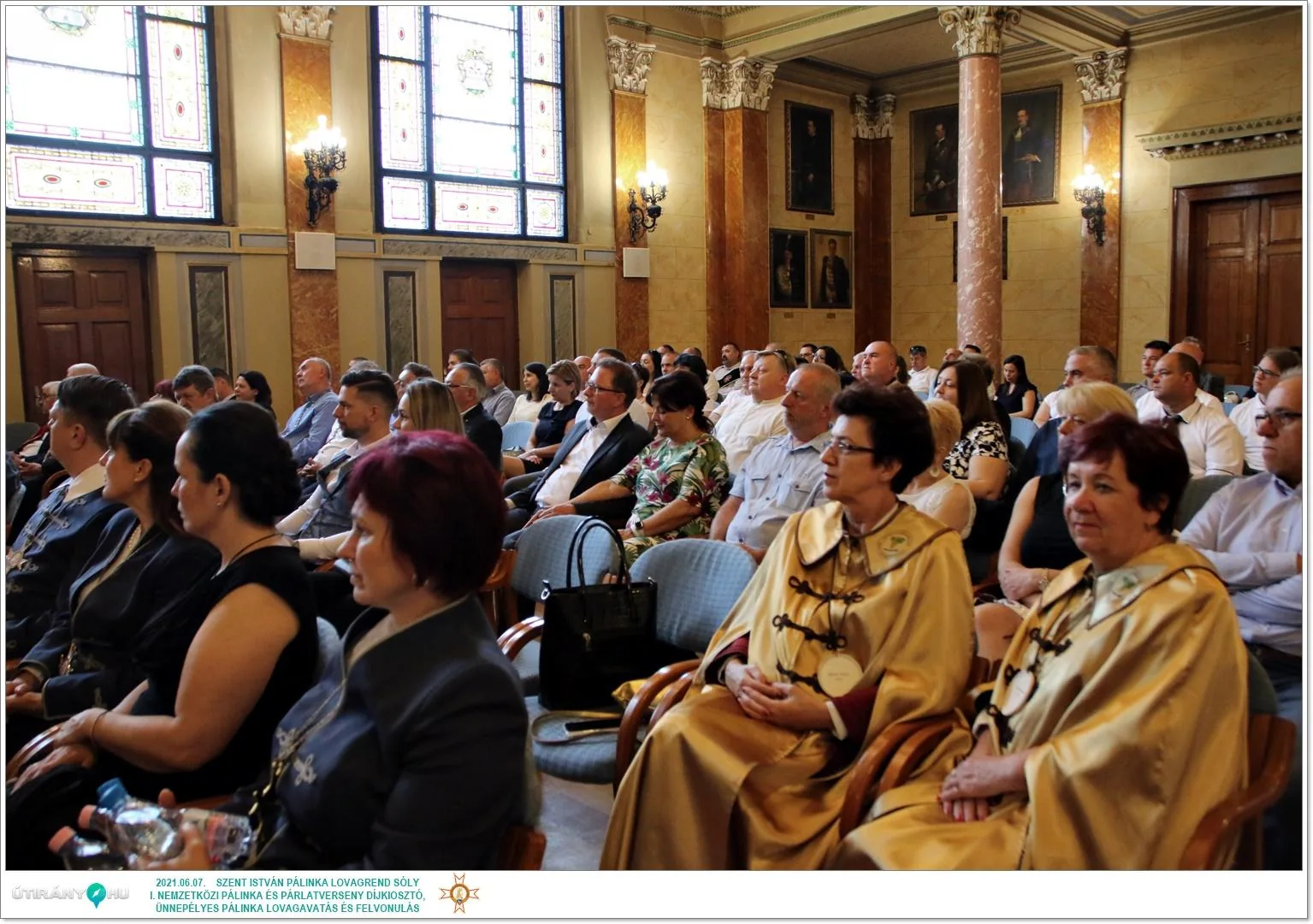 Díjkiosztó, szentelés, avatás, felvonulás