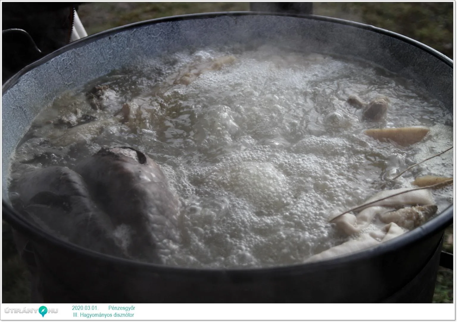 III. Hagyományos disznótor / Képek: Útirány.hu