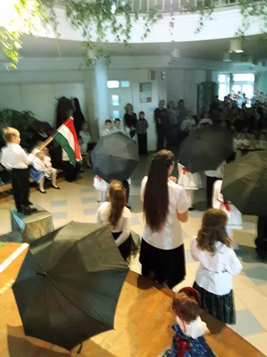 Ünnepi műsor és fáklyás felvonulás