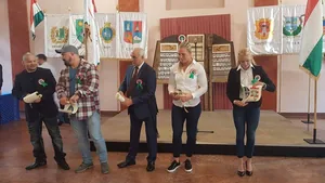 Nemzeti vágta sorsolás Hadtörténelmi múzeum Bp. Márványterme