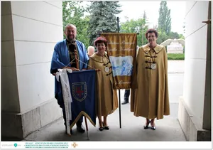 Díjkiosztó, szentelés, avatás, felvonulás