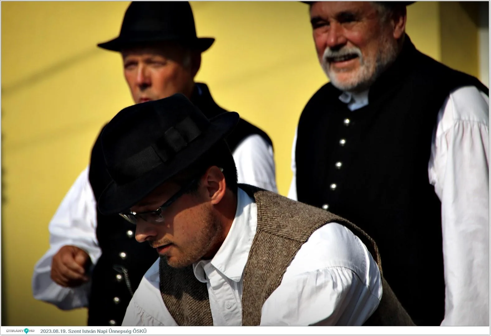 Fotók, Útirány.hu /délután, este /: