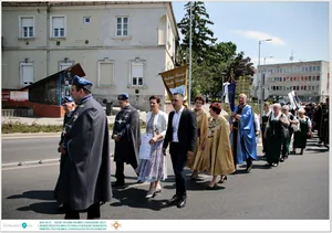 Díjkiosztó, szentelés, avatás, felvonulás