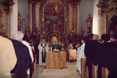 Megújulás utáni első Hálaadó Szentmise