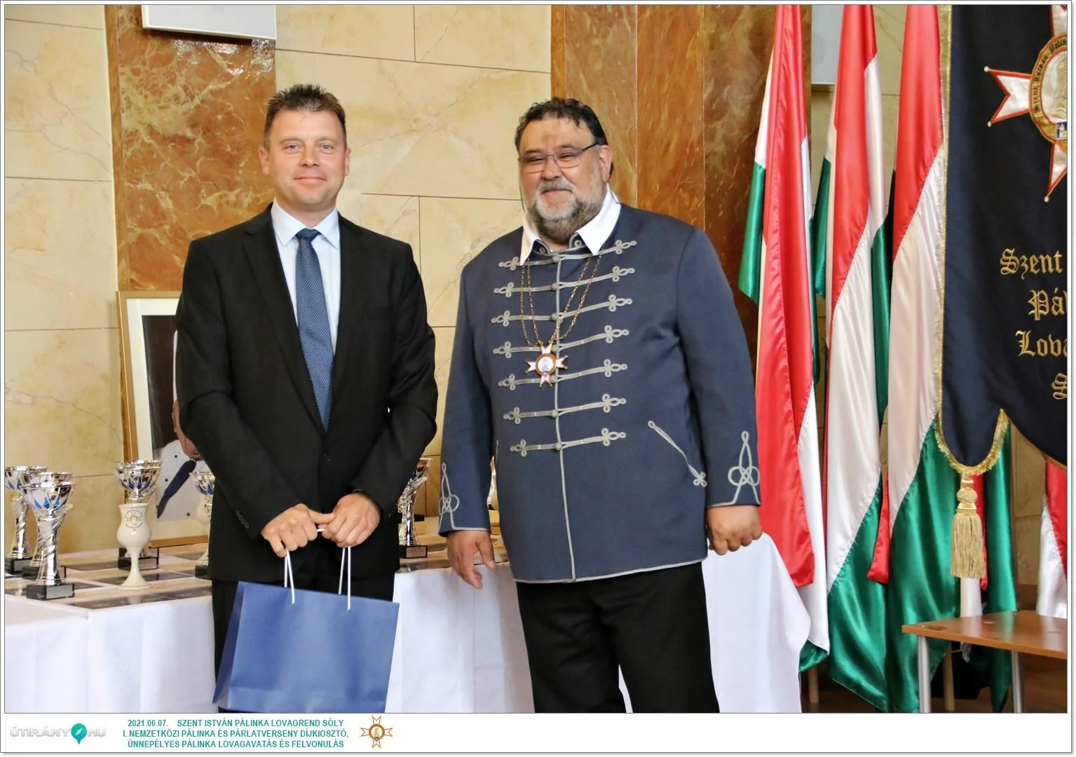 Díjkiosztó, szentelés, avatás, felvonulás