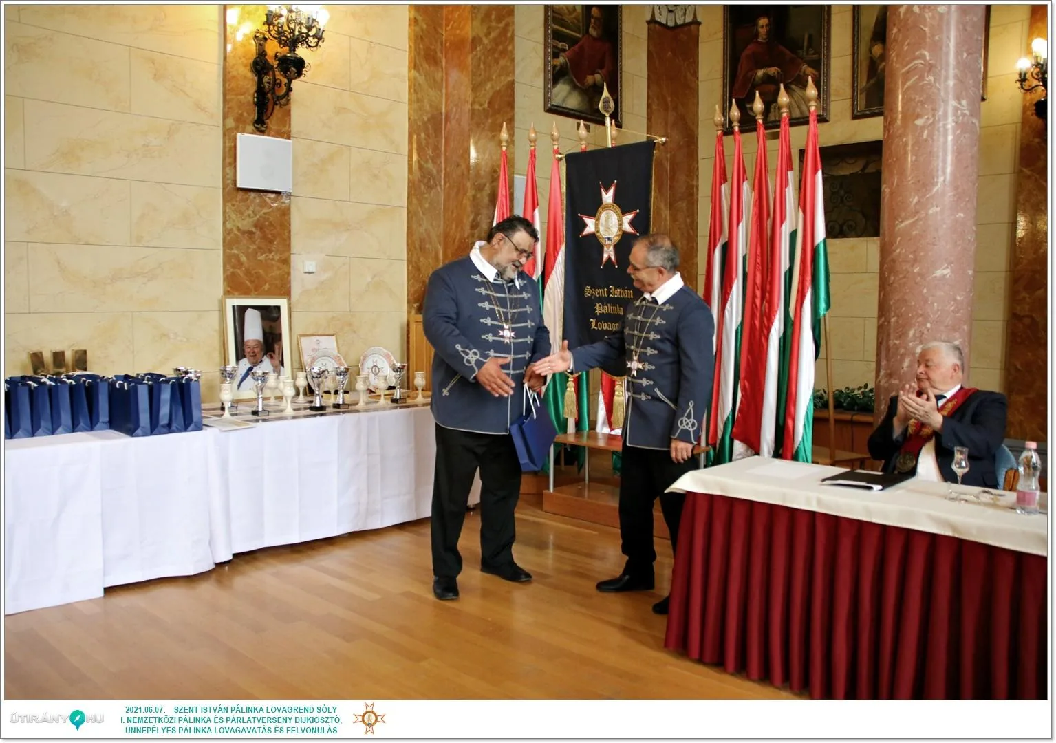 Díjkiosztó, szentelés, avatás, felvonulás