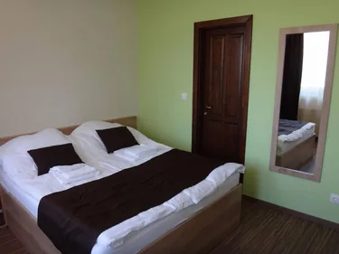 Földszinti standard franciaágyas szoba