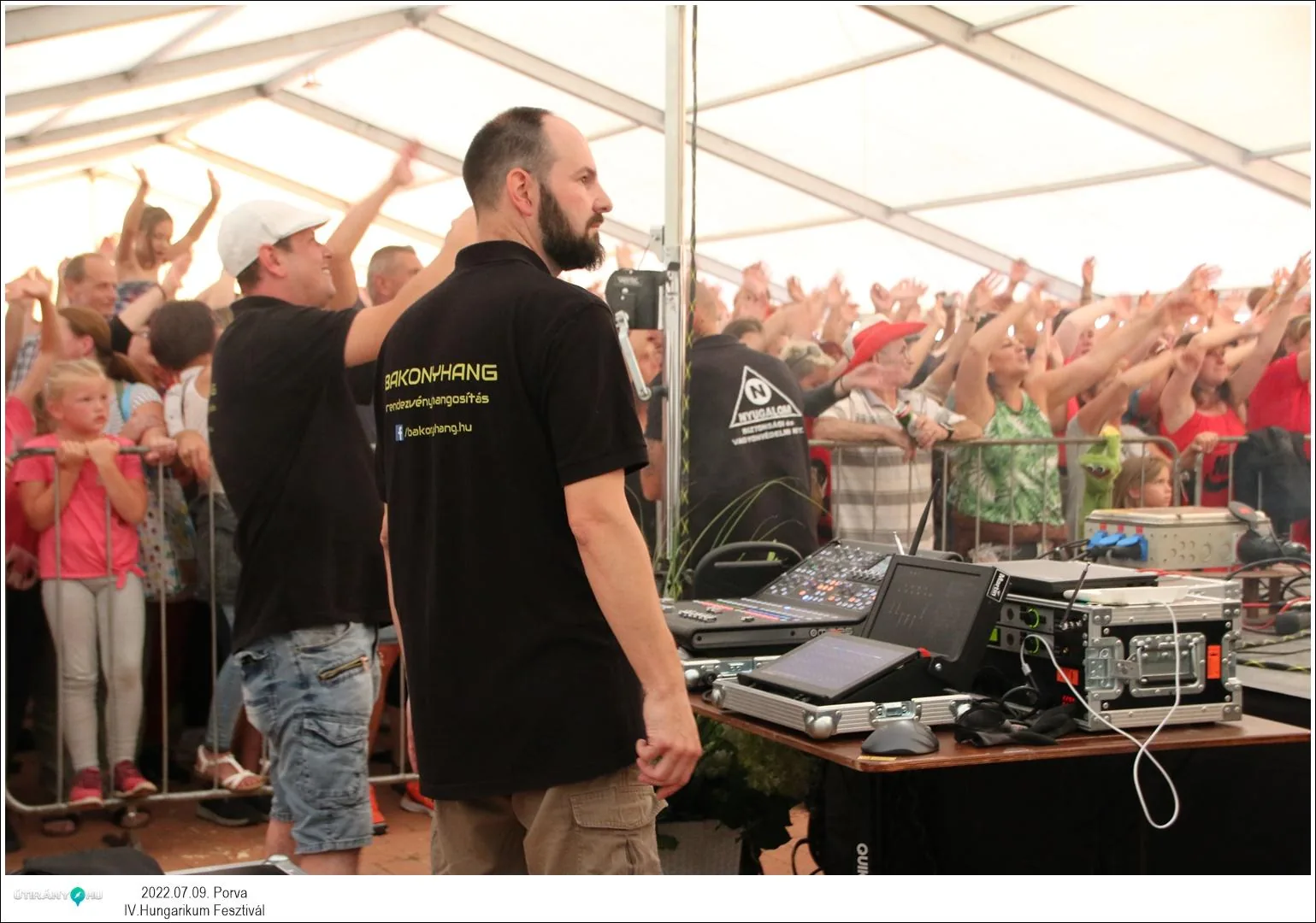 Fotók, Útirány.hu: