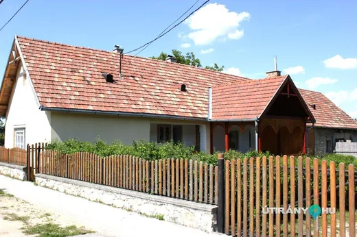 'Dévényi Vendégház' cikk borítóképe