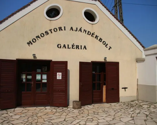 'Ünnepi nyitva tartás' cikk borítóképe