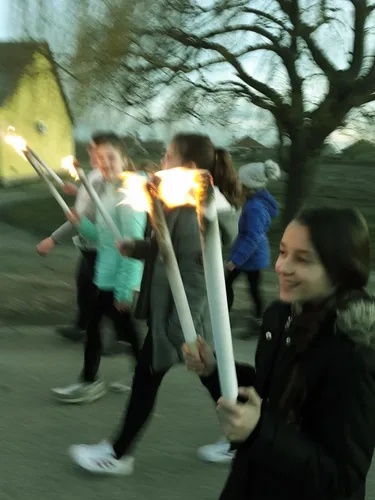Ünnepi műsor és fáklyás felvonulás
