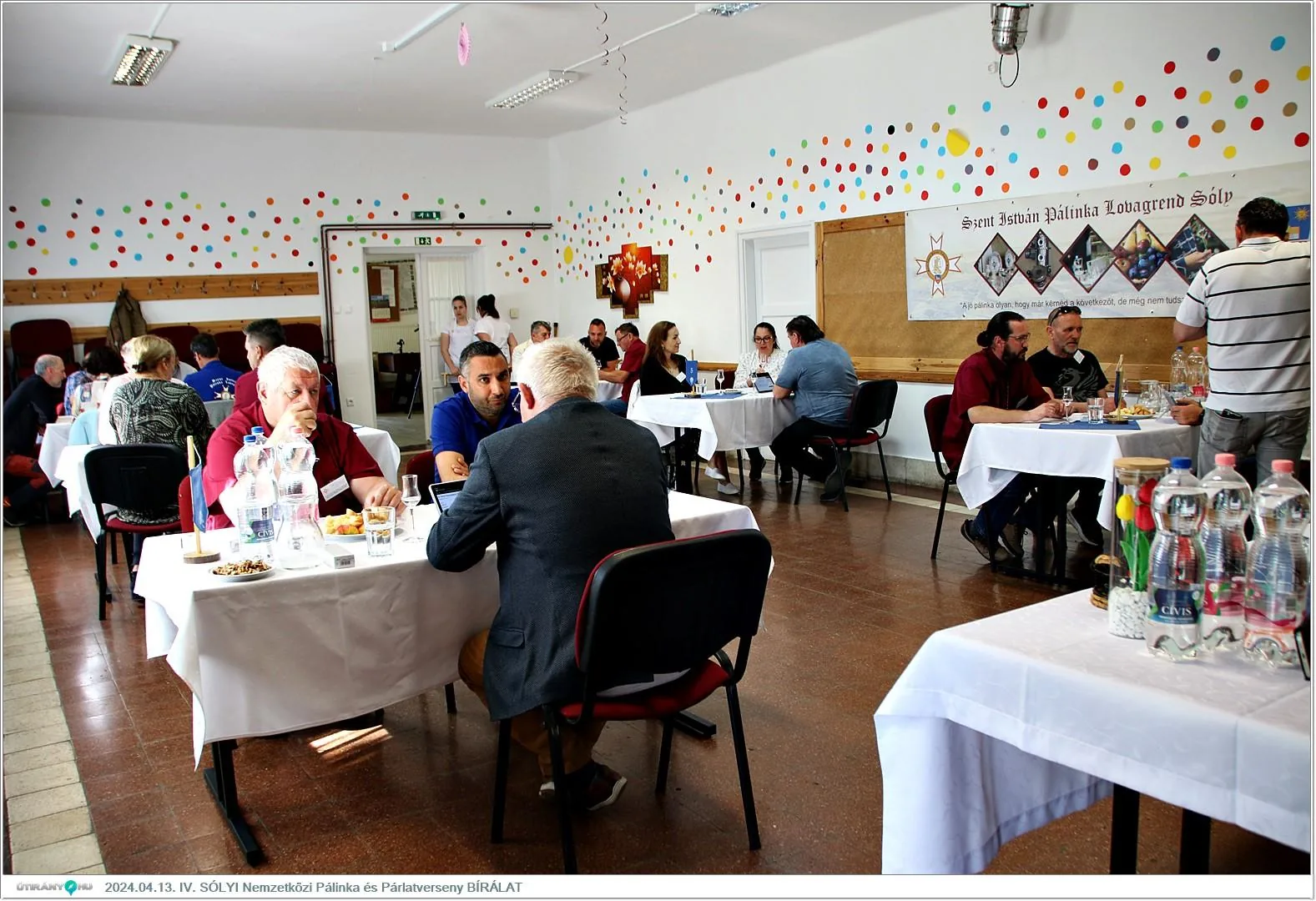 A bírálat pillanatai. Fotók: Útirány.hu