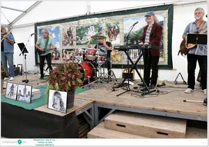 Képek: Útirány Fellépő: Az Ötök