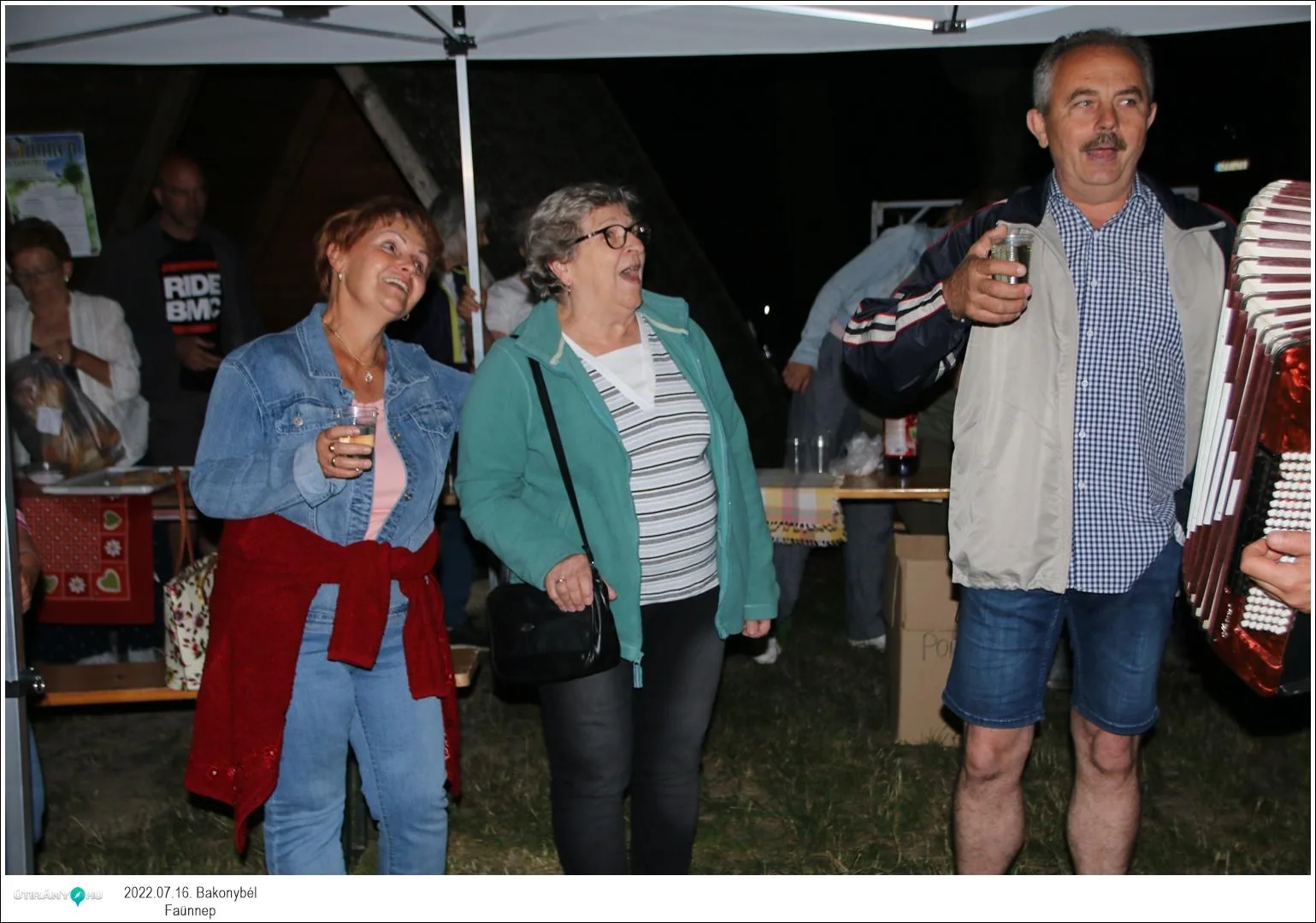 Fotók, Útirány.hu: