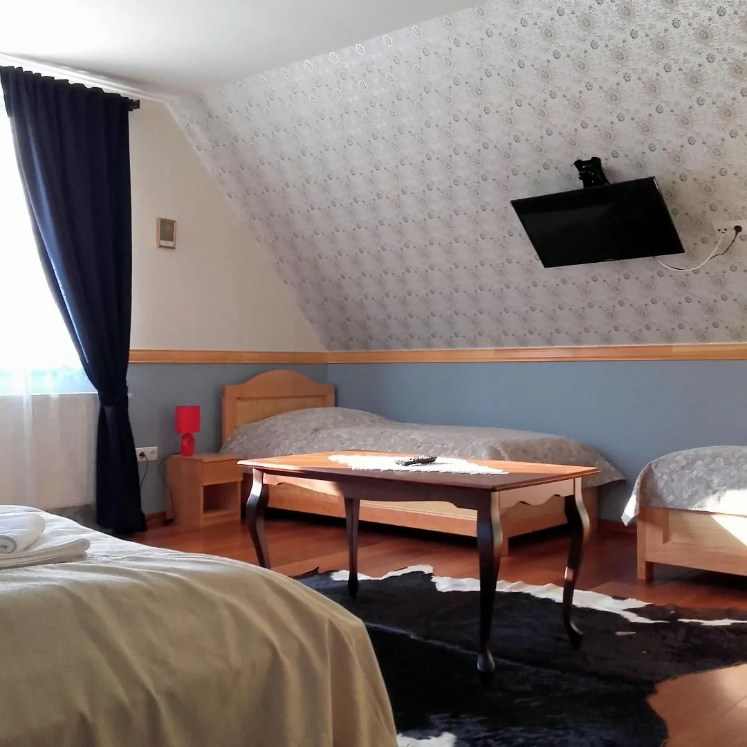 Emeleti családi ötágyas szoba