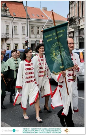 Díjkiosztó, szentelés, avatás, felvonulás