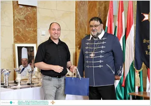 Díjkiosztó, szentelés, avatás, felvonulás