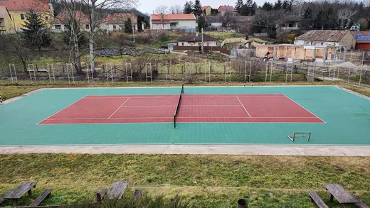 'Teniszpálya' cikk borítóképe