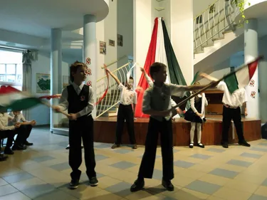 Ünnepi műsor és fáklyás felvonulás