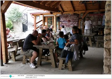 M.É.Z. zenekar és Sápi borkostoló estje