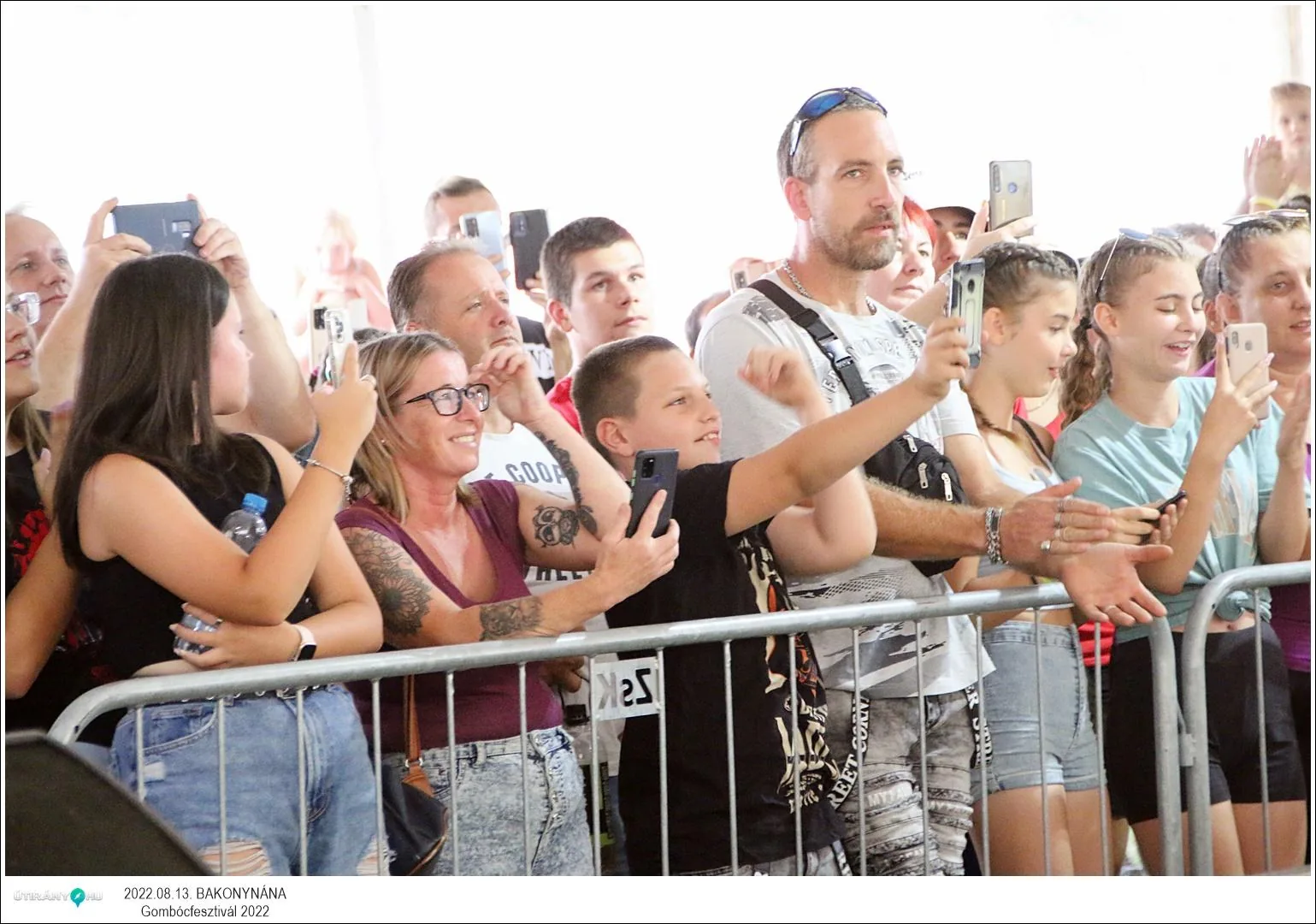 Fotók, Útirány.hu: