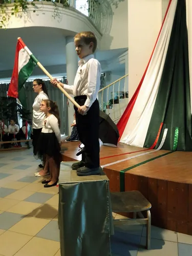 Ünnepi műsor és fáklyás felvonulás