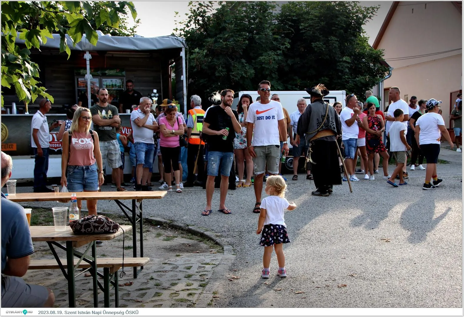 Fotók, Útirány.hu /délután, este /: