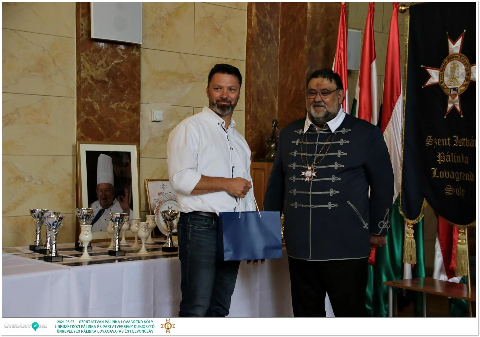 Díjkiosztó, szentelés, avatás, felvonulás