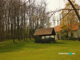 Öregbakony Turistaház borítóképe