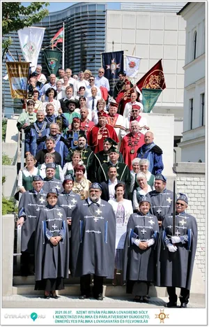 Díjkiosztó, szentelés, avatás, felvonulás