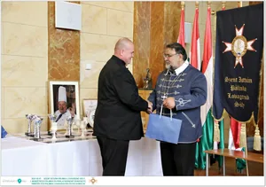 Díjkiosztó, szentelés, avatás, felvonulás