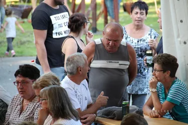 Mozog a falu!