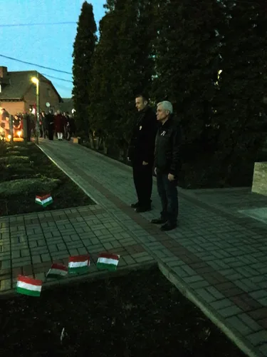 Ünnepi műsor és fáklyás felvonulás