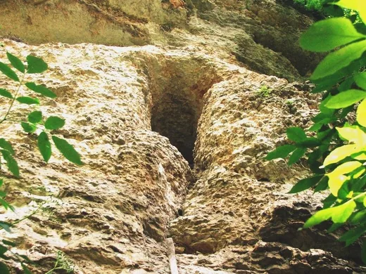 'Törkő-lik' cikk borítóképe