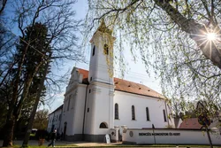 Szent Mauríciusz Monostor borítóképe