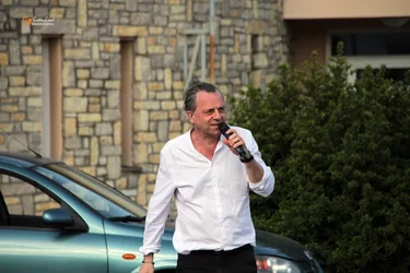 "Maradj otthon" a Petőfi Színház jön el! Online is!