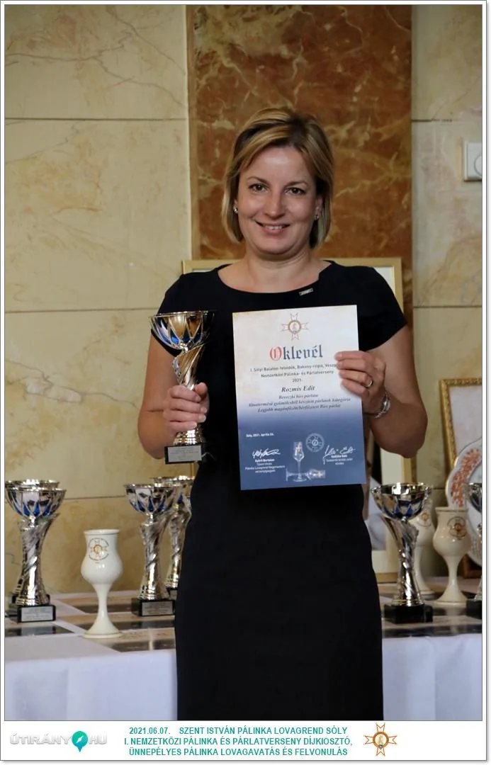 Díjkiosztó, szentelés, avatás, felvonulás