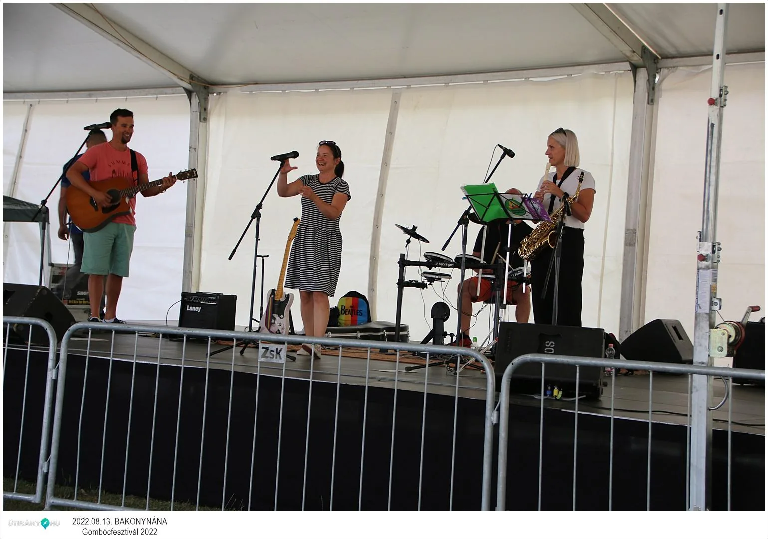 Fotók, Útirány.hu: