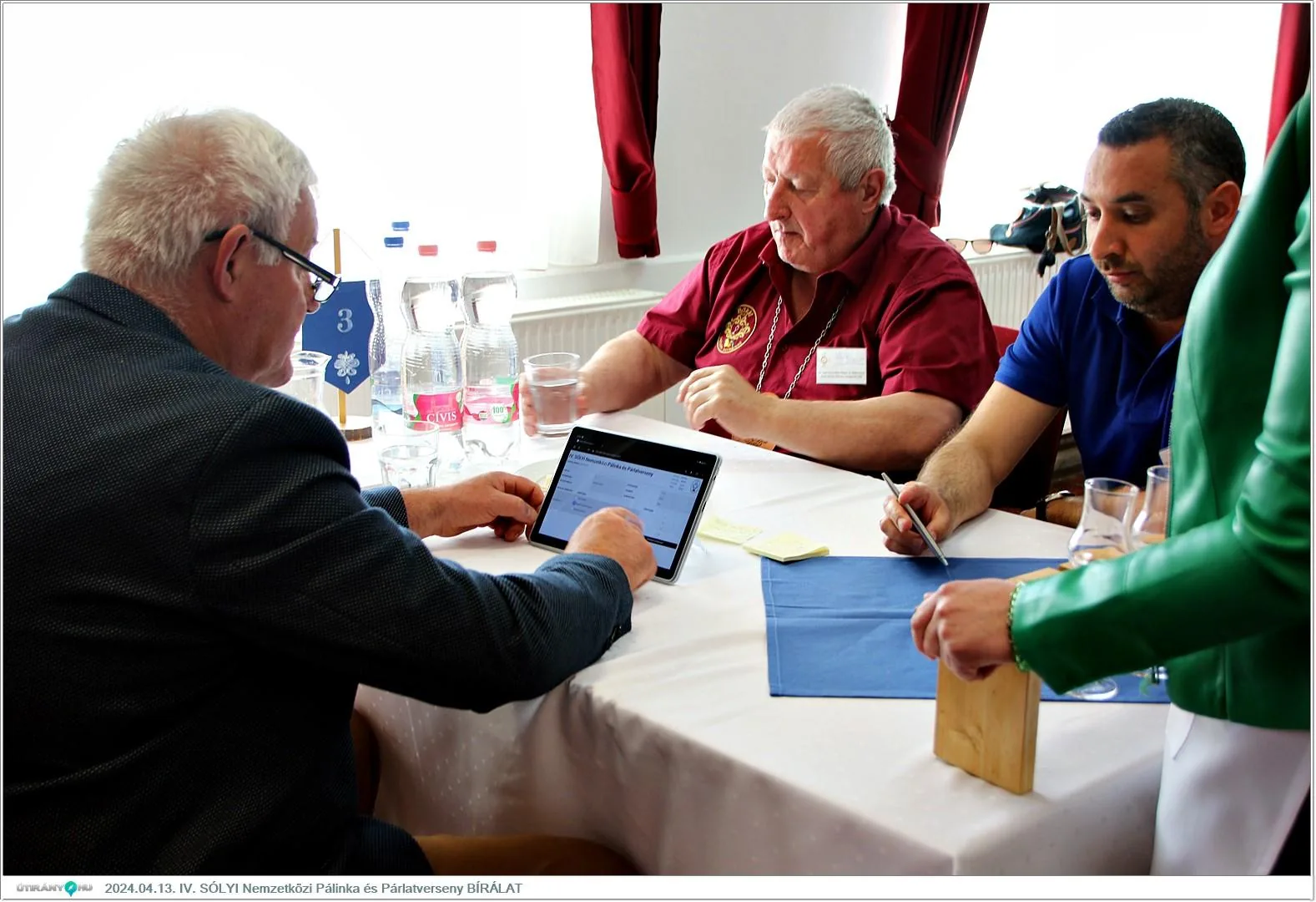 A bírálat pillanatai. Fotók: Útirány.hu