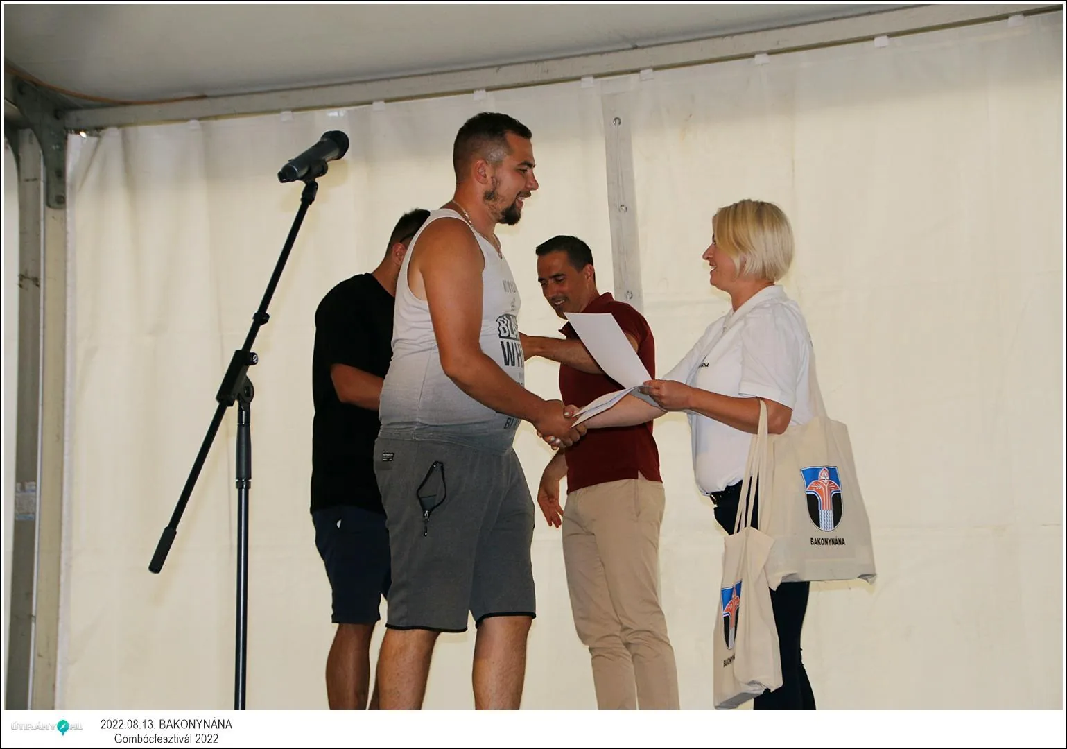 Fotók, Útirány.hu: