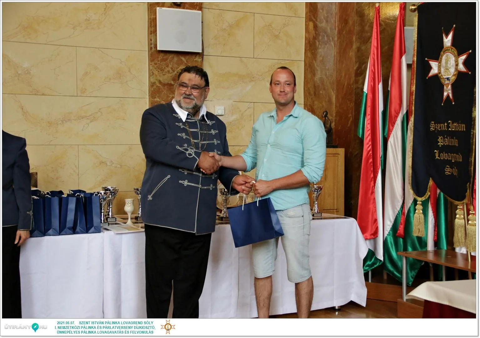 Díjkiosztó, szentelés, avatás, felvonulás